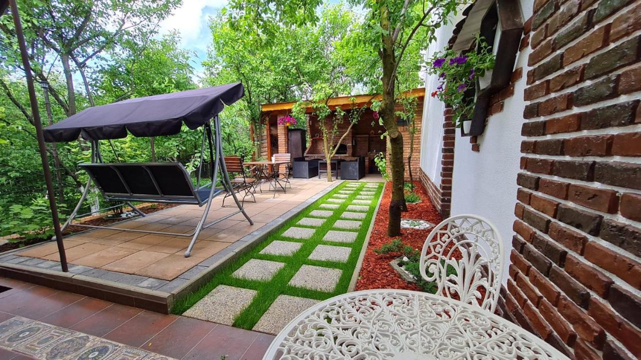 Villa Cozy House With Nice Garden In Heart Of City Center à Cluj-Napoca Extérieur photo